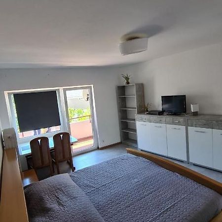 Ferienwohnung Mit Balkon In קרומפנדורף מראה חיצוני תמונה