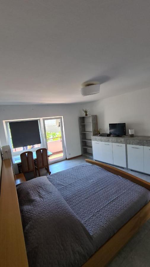 Ferienwohnung Mit Balkon In קרומפנדורף מראה חיצוני תמונה